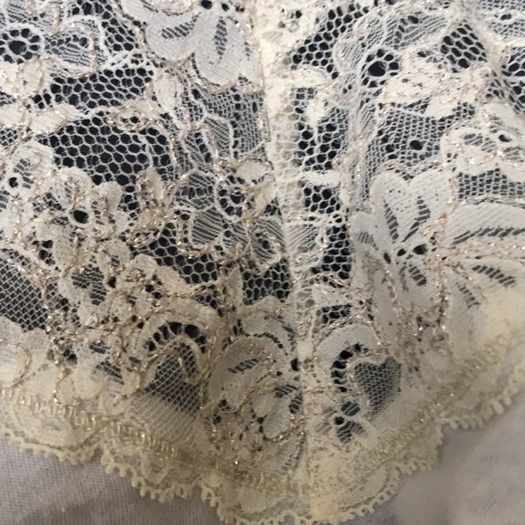 Abercrombie ,size M  , sleeveless woman’s top , adjustable straps - Picture 15 of 16